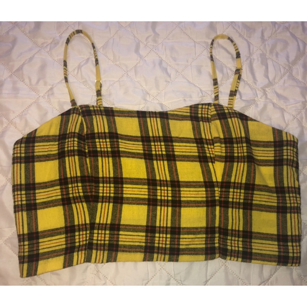 Black and yellow//crop top